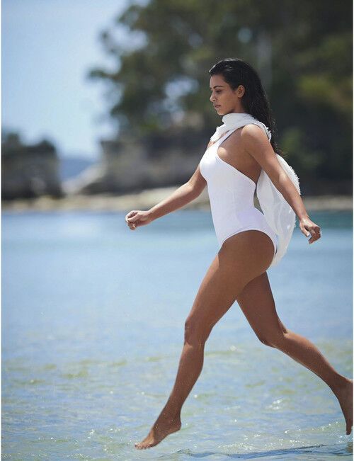 Бегущая по волнам Ким Кардашьян в австралийском Vogue