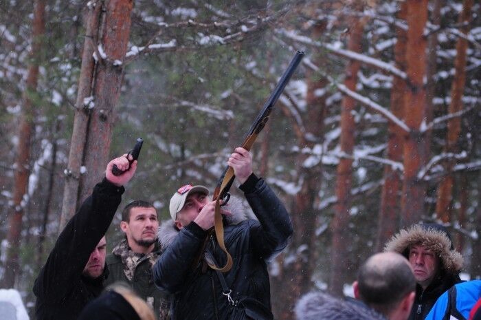Охоронця "Бетмена", який вбивав українських бійців, ховали в РФ як героя: опубліковано фото і відео