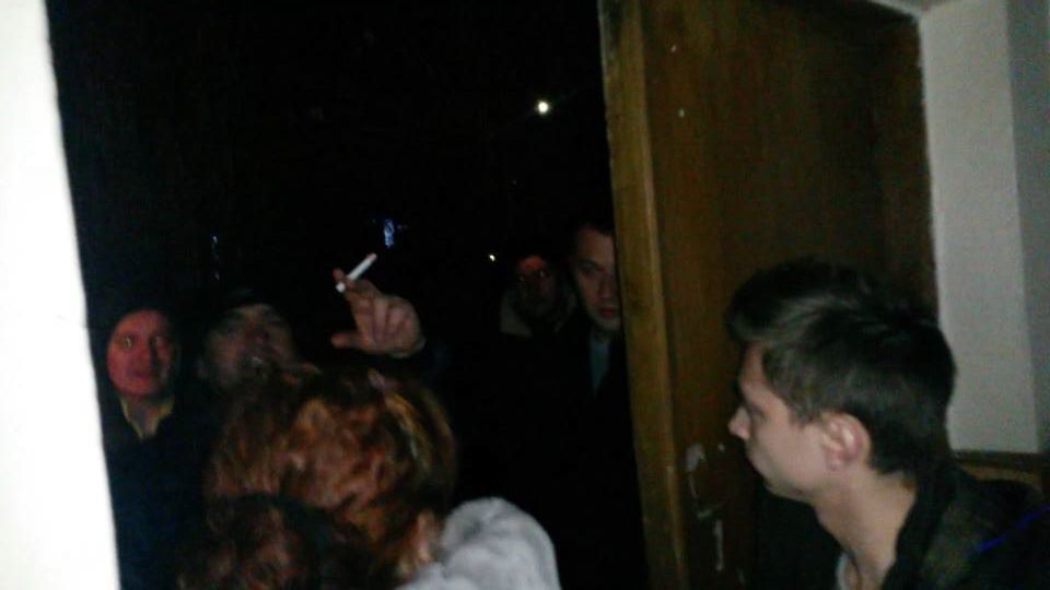 Волонтерский склад в Киеве атаковали пьяные молодчики: фото нападения