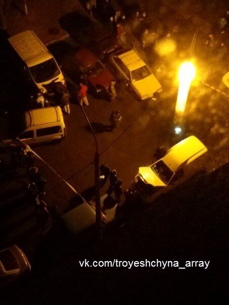 Возле высотки в Киеве взрывом повреждены 9 автомобилей