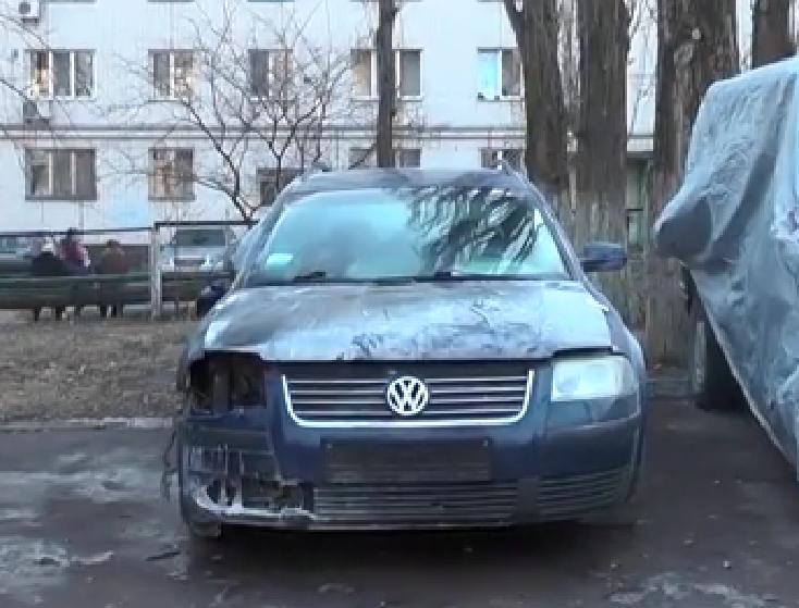 В Киеве задержали поджигателей автомобиля: опубликовано фото и видео