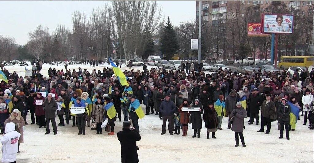 Мариупольцы вышли на митинг с лозунгом "Путин, хватит убивать!": опубликованы фото