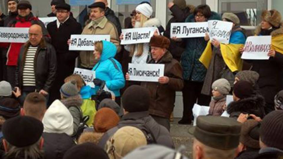 На Луганщине на Марши мира вышли тысячи людей: опубликованы фото