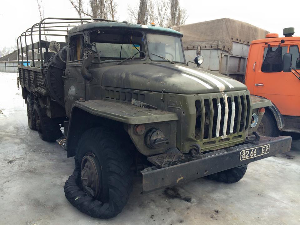 В Луганской области на фугасе подорвался "Урал" сил АТО. Опубликованы фото