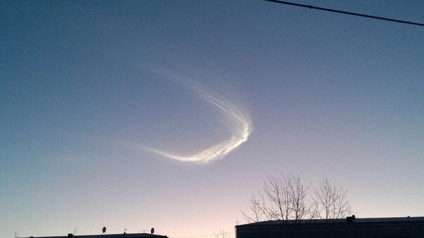 Соцсети сообщают о взрыве метеорита в России. Фото- и видеофакт