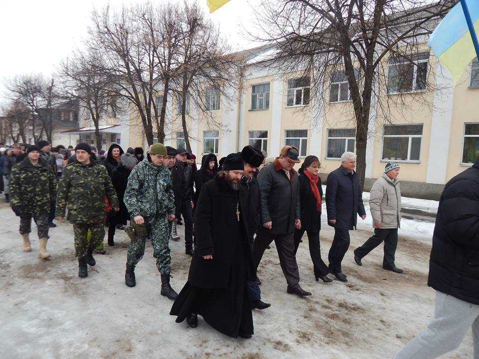 На Луганщине на Марши мира вышли тысячи людей: опубликованы фото