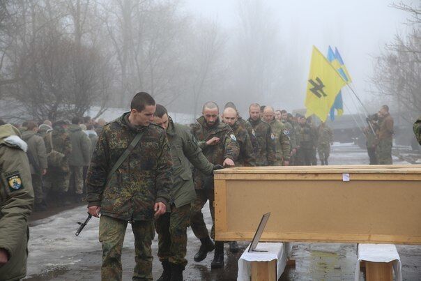 Полк "Азов" попрощался с погибшим инструктором-волонтером из Швеции: опубликовано фото