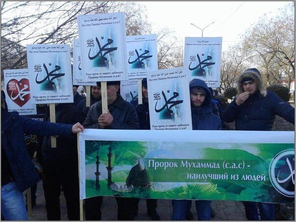 На "антикарикатурный" митинг в Грозный свезли более миллиона человек: опубликовано фото