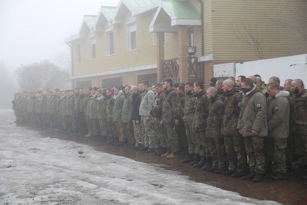 Полк "Азов" попрощався із загиблим інструктором-волонтером зі Швеції: опубліковано фото