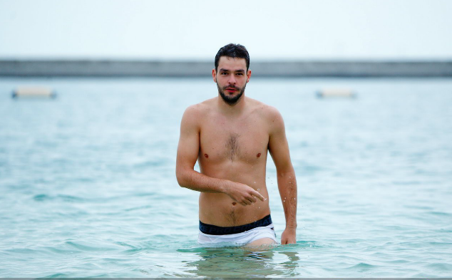 Футболисты "Днепра" искупались на Крещение в Эмиратах: яркие фото