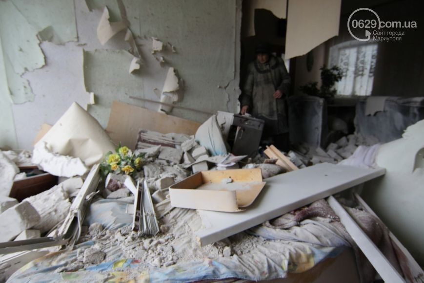 Террористы обстреляли Сартану под Мариуполем: разрушено 20 домов, жертв нет. Фото- и видеофакт