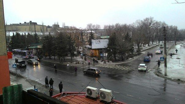 У Донецьку обстріляно зупинку і тролейбус: є загиблі і поранені