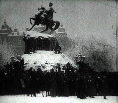 В соцсети появилось фото празднования 22 января возле киевской Софии в 1919 году