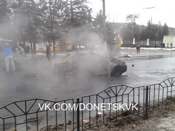 В Донецке обстреляна остановка и троллейбус: есть погибшие и раненые