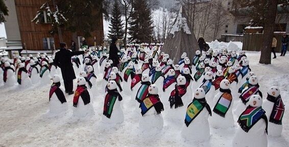 Кличко нашел в Давосе украинского снеговика: опубликованы фото