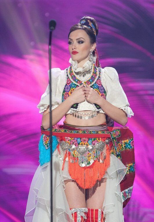 Безумные национальные костюмы на "Мисс Вселенная 2015"