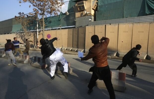 20 тисяч афганців протестують проти Charlie Hebdo, охоронці посольства відкрили вогонь