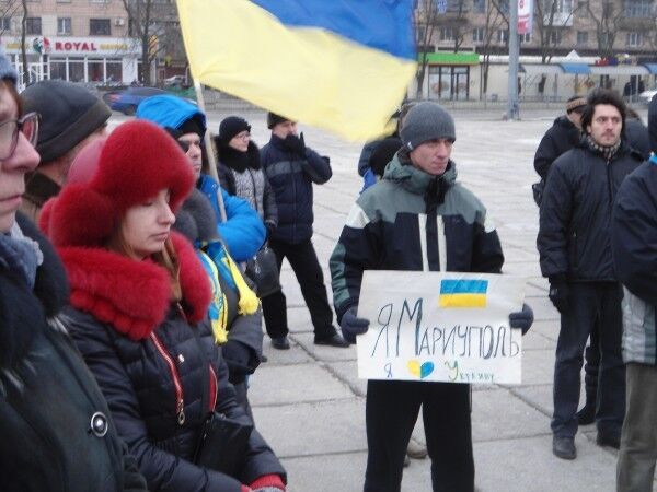 В Мариуполе почтили память жертв теракта: опубликованы фото