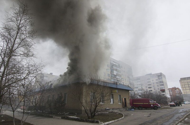 Террористы обстреляли Мариуполь из "Градов": опубликованы фото и видео