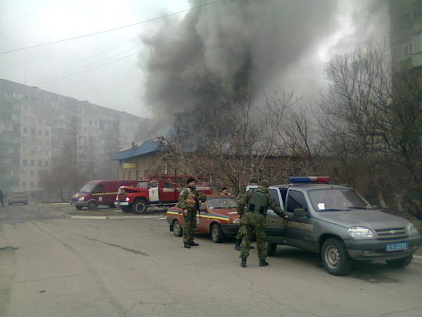 Теракт в Маріуполі забрав життя 16 людей, 83 поранених