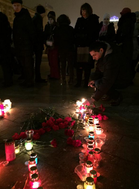 На Майдане Незалежности почтили память жертв теракта в Мариуполе: фото акции