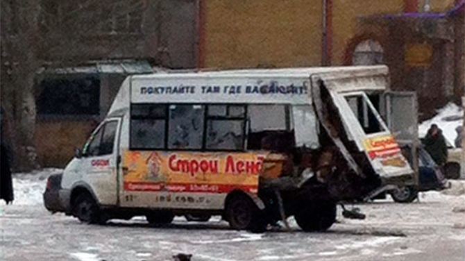 В Луганске после ДТП с "Уралом" террористов взорвалась маршрутка. Фотофакт