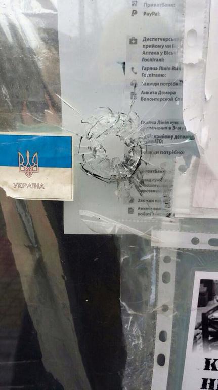 В Киеве обстреляли склад волонтеров: опубликованы фото с места событий