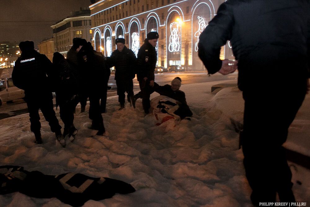 Московська поліція розігнала мітинг на підтримку Савченко: опубліковано фото і відео