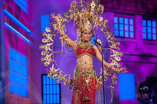 Определен лучший национальный костюм конкурса "Мисс Вселенная 2015"