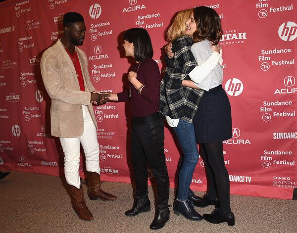 Бруклин Декер и Коби Смолдерс: блондинка против шатенки 