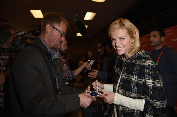 Бруклин Декер и Коби Смолдерс: блондинка против шатенки 