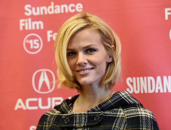 Бруклин Декер и Коби Смолдерс: блондинка против шатенки 