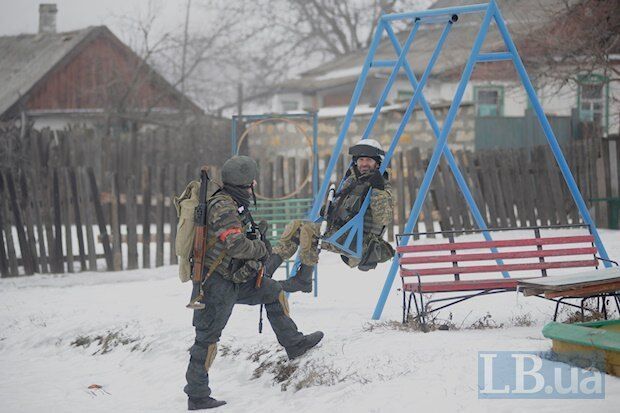 Бійці АТО зачистили село від терористів поблизу 29 блокпоста: опубліковано фото і відео