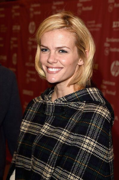 Бруклин Декер и Коби Смолдерс: блондинка против шатенки 