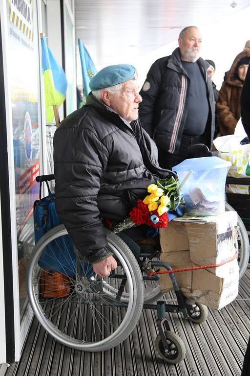 Добро таки порождает добро: херсонский волонтер без ног получил нужный подарок за свою помощь. Опубликованы фото