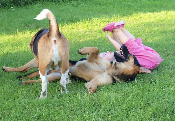 Смешные детишки, которые слишком подружились с животными