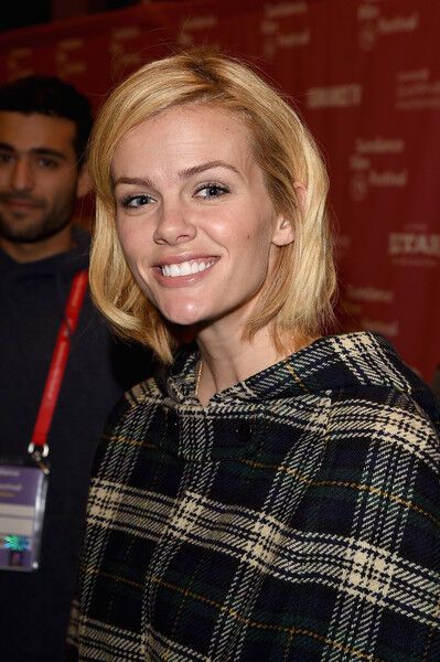 Бруклин Декер и Коби Смолдерс: блондинка против шатенки 