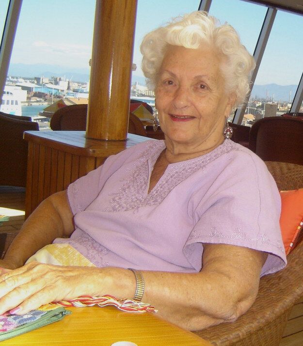 86-летняя пенсионерка "Мама Ли", показала миру, как нужно проживать старость