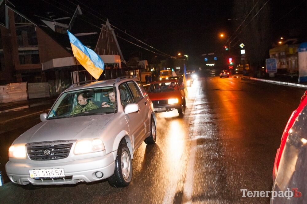 На Полтавщине около сотни машин встречали погибшего бойца АТО: фото и видео с места событий
