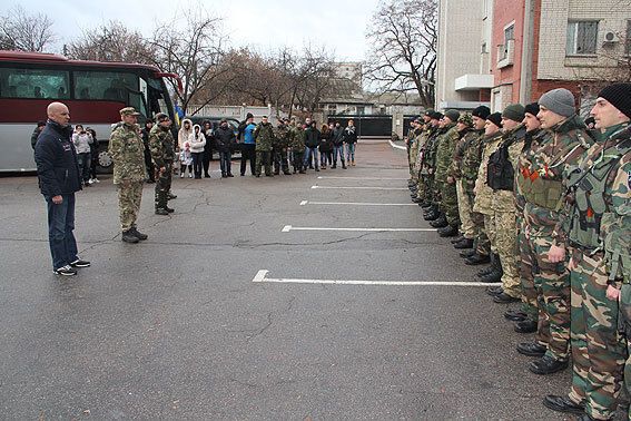 Бойцы "Чернигова" поехали в зону АТО для очередной ротации: фото отправки