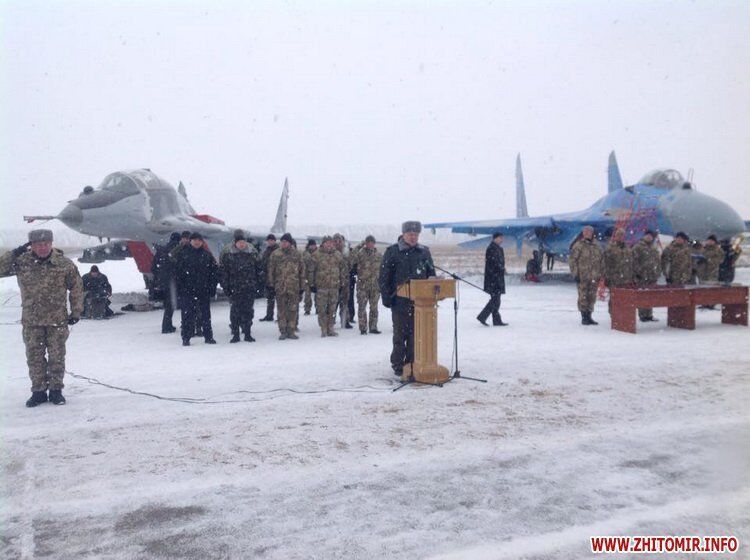 Порошенко передал армии более 100 единиц военной техники: опубликованы фото