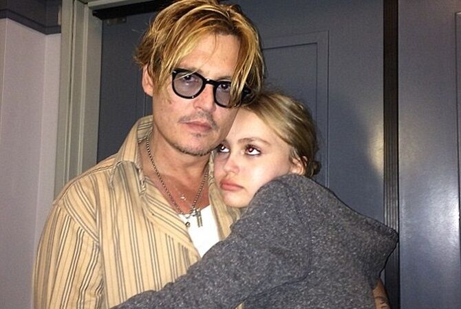 Изменившийся до неузнаваемости Джонни Депп снимается в фильме вместе с дочерью