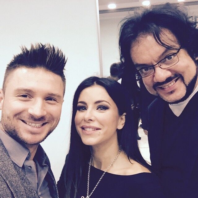 Ани Лорак вышла в свет со своим супругом