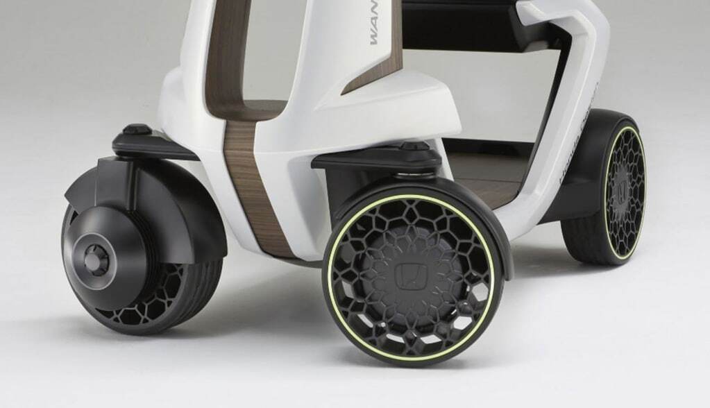 Honda покажет капсулу на колесиках и высокотехнологичный скутер