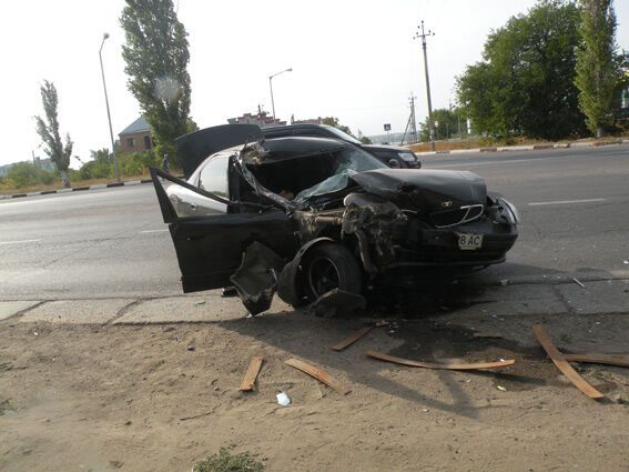Смертельная авария в Николаеве: Daewoo протаранил прицеп КАМАЗа