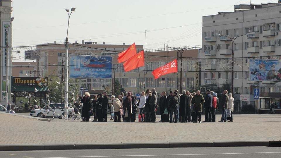 "150 років донецькому народу": комуністи "навішали локшину" на мітингу "ДНР". Опубліковані фото