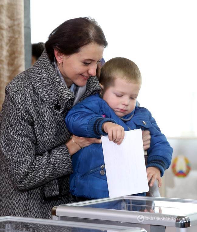 Вибори Лукашенка в Білорусі: проголосувала майже половина громадян. Фото з дільниць