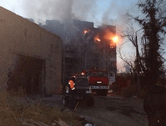 Дым от пожарищ: в сети показали фото и видео обстрела Донецка
