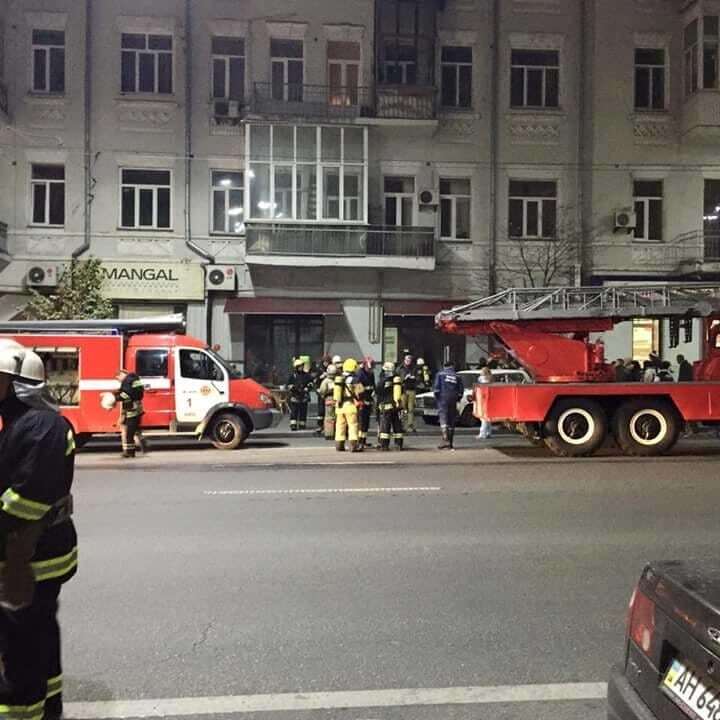 В Киеве горел ресторан: эвакуировали 30 человек