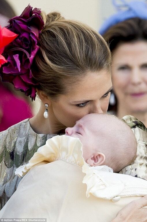 В Швеции крестили маленького принца Николаса: фото королевской семьи